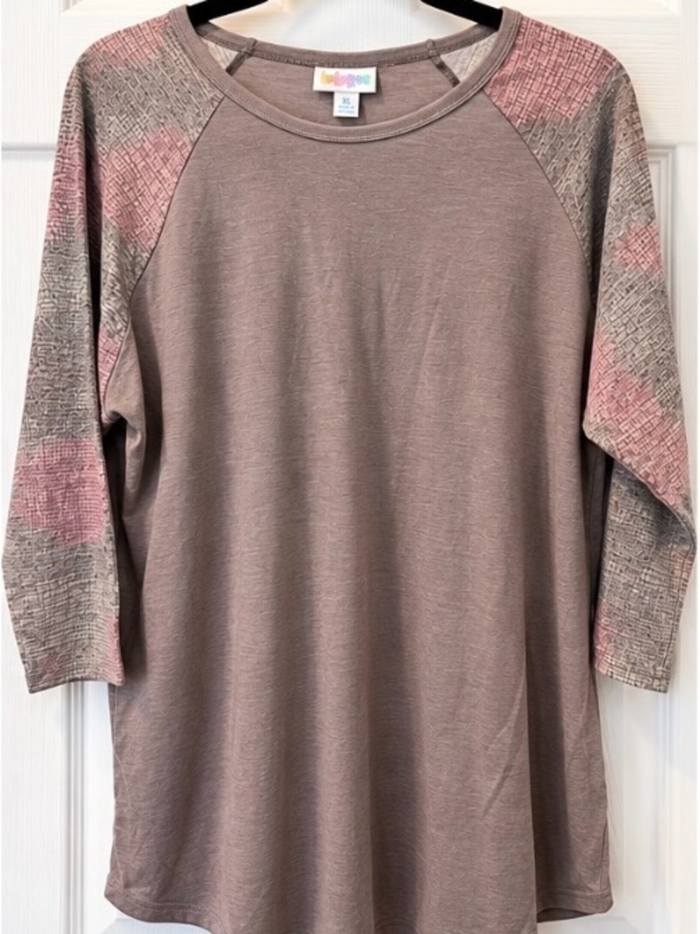 LuLaRoe RandyTop with Pink Accent Sleeves
